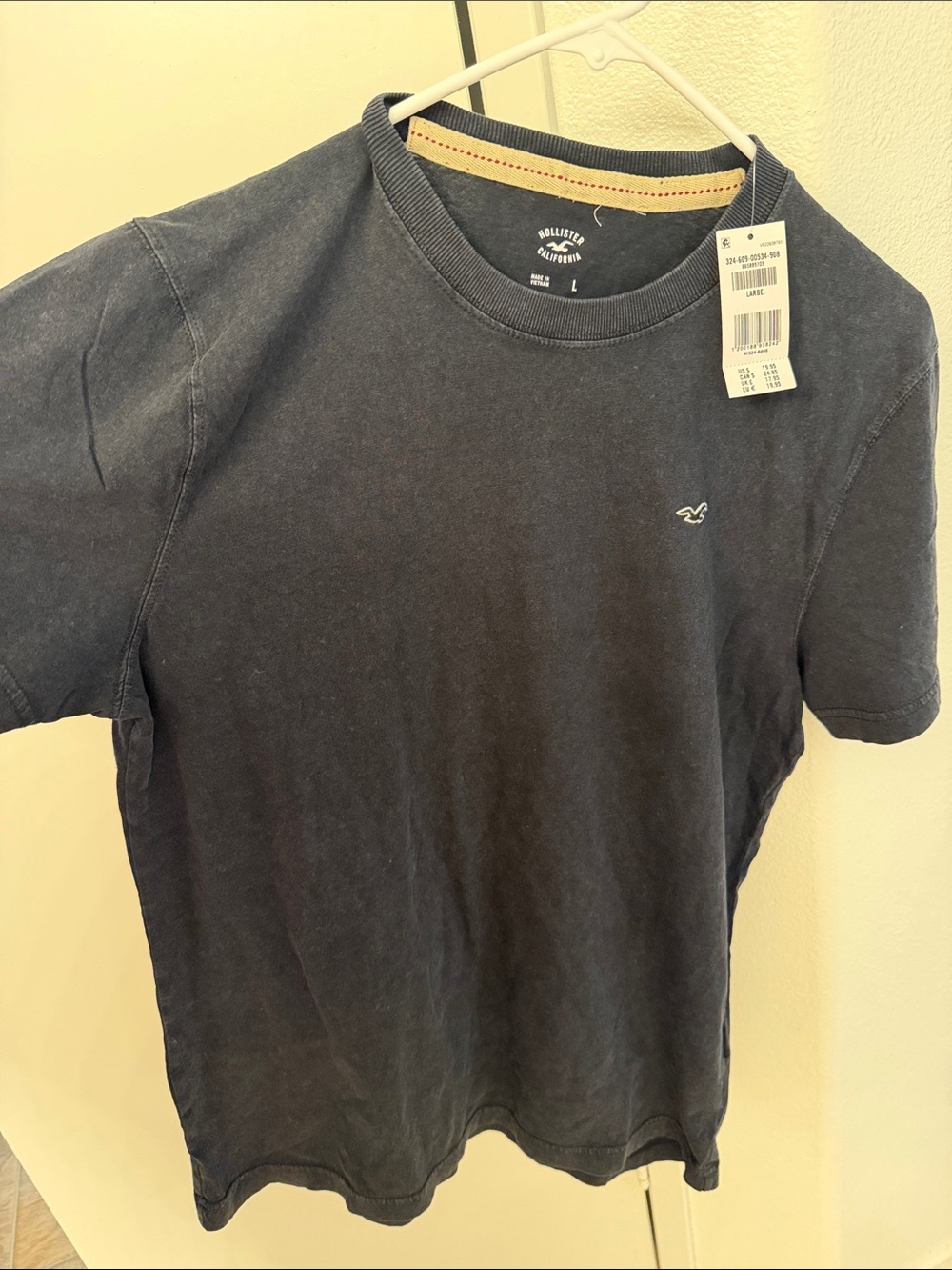 Hollister Men's Short Sleeve Crew T-Shirt - Dark Blue